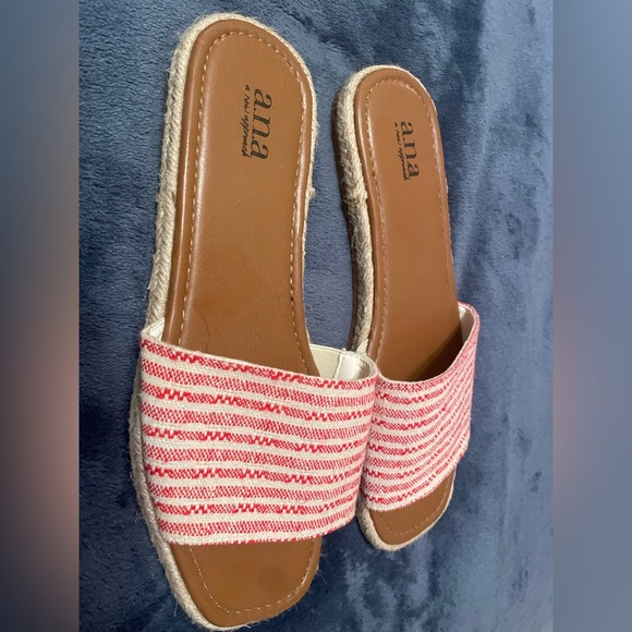Ana red & white stripe slides size 6❤️🤍 - Picture 2 of 3